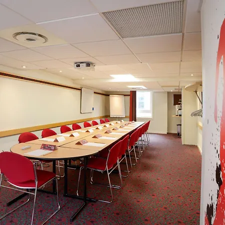 Ibis Centre 3*